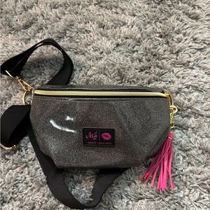 Makeup Junkie sidekick. Only used a few times. Looks brand new